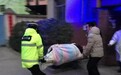 —孕妇临盆赶上晚高峰 铜川两名民警及时开道上演“生死时速”
