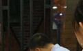 老人摔倒不愿就医 民警耐心劝说近1小时将其送医