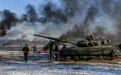 乌克兰军队俄乌边境搞军演 波罗申科现场观摩