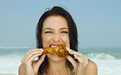 研究显示：女性每天吃炸鸡增加早衰死亡风险