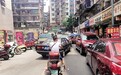 路面违停“吃不消” 地下车库“吃不饱”