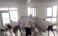 光脚清理三小时 排净业主家积水