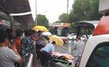 公交车站男子杀人 疑因“车上踩脚”