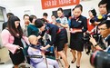 病房变机舱 圆梦坐飞机