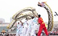 长见识!外国人舞龙竟用摇滚乐