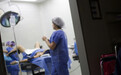 美国医院手术室里藏摄像头 近2000名女性被偷拍