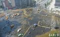 早高峰成都闹市自来水爆管 因管道已使用30多年老化"猝死"