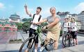 汶川地震"微笑女孩"来山城 重庆大学生要陪她完成心愿