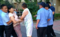 网曝临沂豪森华府物业殴打业主 阻碍选举业委会