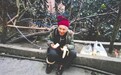 8旬老人患老年痴呆 过年被儿子儿媳拴在树下
