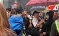香港黑衣人士聚集黄埔瘫痪交通 有人扔水弹制造混乱