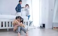 女子照顾家庭索要工资丈夫欲离婚 法官调解:每月付4000