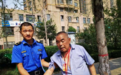 引领文明新风尚 经开城管护送走失老人回家