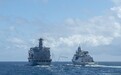 美海军出动3艘军舰 与荷兰海军演练海上横向补给