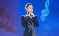 39岁张柏芝登台表演,穿黑色丝袜长腿更迷人,网友:少女感十足