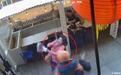 恶劣!纽约唐人街一亚裔女子遭黑人男子无端猛击脸部,踉跄倒地不起