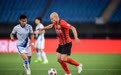 半场:李申圆助吕文君破门奥斯卡世界波,海港2-0大连人