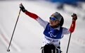 杨洪琼越野滑雪短距离(坐姿组)夺金,她曾是轮椅篮球选手