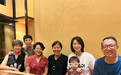 62岁郎平给“孙女”上排球课!合影时紧紧抱住 笑不拢嘴