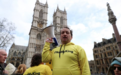 英国反君主制人士在国王加冕礼前被捕后抗议:这是对民主的无耻侮辱