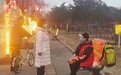 马路边的“救命地摊”:山西一护士十余年免费教授急救技能