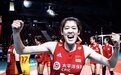 中国女排3-0击败加拿大，豪取5连胜，现场观众热情，氛围太火爆