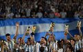 8万人一齐歌唱，梅西和阿根廷队怎能不饱含热泪