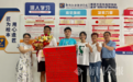 雨夜突发车祸,00后学生路过:“我当时也很害怕,但是……”