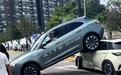 问界M5倒车撞上后车,一件普通交通事故,这么受关注?
