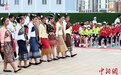 百名老挝学生走进“春城”昆明 与中国少年儿童共绘友谊长卷