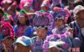 云南永仁赛装节上演彝族“时装秀”