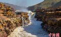 黄河壶口瀑布美景吸引游客