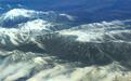航拍巍巍天山雄壮雪景:峰峦叠嶂 气势磅礴