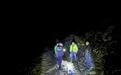 5名游客在四川梦笔山因下雨起雾迷路,被困海拔4000米海子沟!警民雨夜搜救