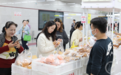 重庆早餐市集开进地铁站