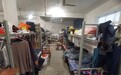 私接乱拉电线、使用大功率电器,这个刚刚由厂房改建的员工宿舍被查封