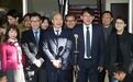 蓝绿同争“香饽饽”,谢龙介爆赌盘出现惊人变化