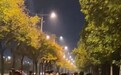 郑州大学生夜骑开封:沿途有人拿着国旗唱着歌,此行意义非凡