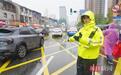 “又甜又飒”的武汉女交警走红,温柔可亲的执法有时更有力度