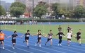 这事儿|运动会上初中男生手拉手过终点:“出格”之举该怎么看?
