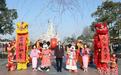 (新春见闻)米奇、米妮在上海迪士尼乐园为瑞狮点睛喜迎中国农历新年
