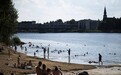 北极圈遭遇13天30℃热浪:医院爆满、溜冰场成避暑所,驯鹿濒临死亡