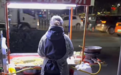 带着孤独症孩子摆摊的“脐带”妈妈走红后:已还清外债,希望社会多关注孤独症家庭