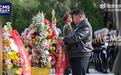 金正恩向毛岸英之墓献花