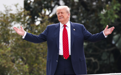 特朗普在白宫屋顶散步并“开玩笑”称要造核导弹,网友讽刺