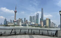 上海外滩观景平台的脚手架已降至护栏以下,不再影响观景拍照