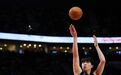 上场5分钟,得2分,1个篮板,杨瀚森体验NBA万事开头难