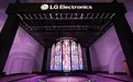 LG电子以透明OLED电视打造动态媒体艺术吊灯,惊艳亮相APEC 2025
