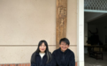 川美毕业生村里做木雕 让“老年模特”卷起来