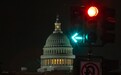 美国在多重隐忧中结束政府“停摆”,“雾中开车”影响经济决策
